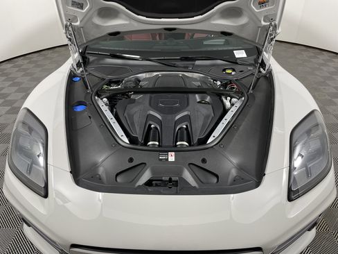 Used 2025 Porsche Panamera image 22