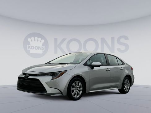 Used 2023 Toyota Corolla LE image 1