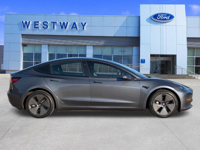 Used 2023 Tesla Model 3 Standard Range RWD image 2