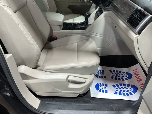 Used 2019 Volkswagen Atlas SE w/ Panoramic Sunroof Package AWD/4WD image 20