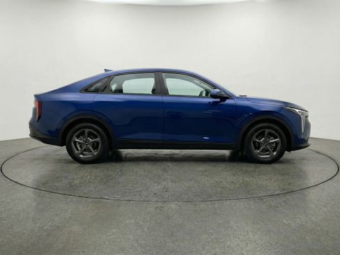 Used 2025 Kia K4 LXS image 11