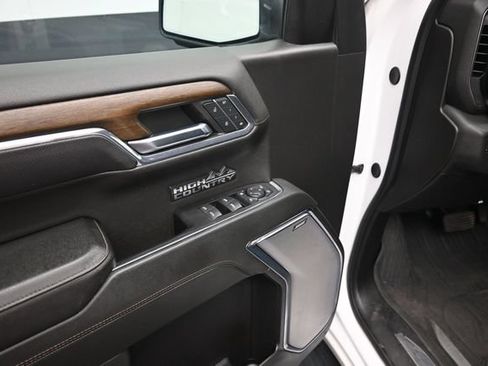 Used 2024 Chevrolet Silverado 1500 High Country w/ Z71 Off-Road Package AWD/4WD image 18