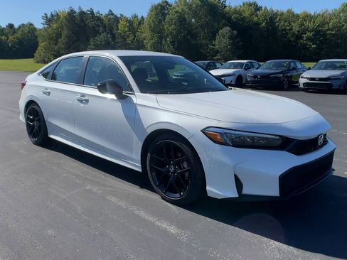 Used 2025 Honda Civic Sport image 3