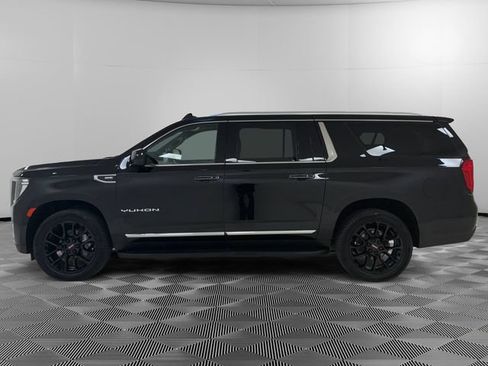 Used 2023 GMC Yukon XL SLT AWD/4WD image 2