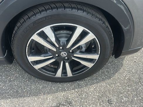 Used 2019 Nissan Kicks SV FWD image 29