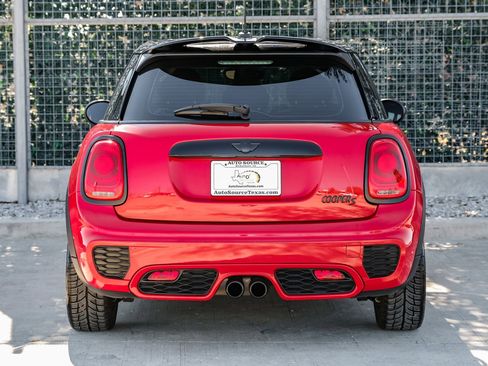Used 2015 MINI Cooper S image 9
