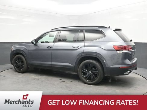 Used 2023 Volkswagen Atlas SE w/ Black Wheel Package AWD/4WD image 4