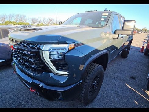 Used 2026 Chevrolet Silverado 2500 ZR2 image 5