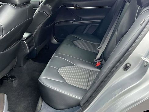 Used 2024 Toyota Camry SE image 15