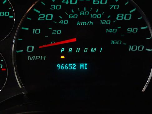 Used 2016 Chevrolet Express 2500 image 25