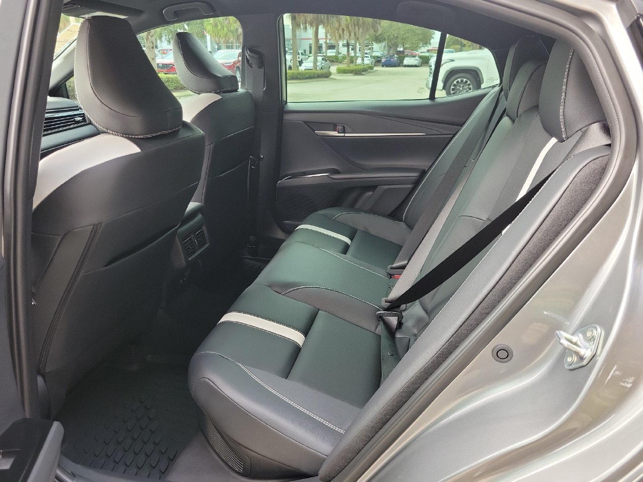 Used 2026 Toyota Camry SE FWD image 11