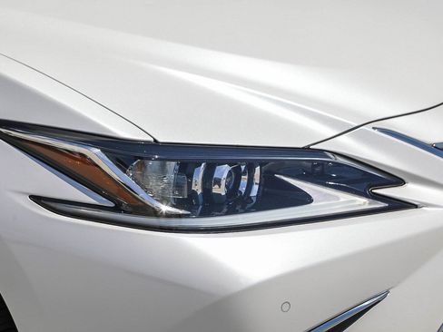 Used 2023 Lexus ES 300h w/ Premium Package FWD image 8