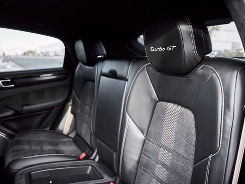 Used 2023 Porsche Cayenne Turbo GT image 50