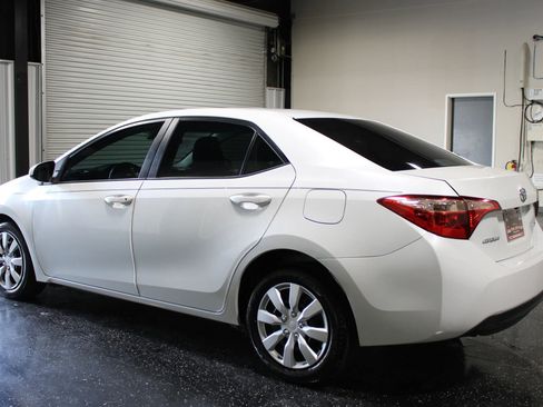 Used 2017 Toyota Corolla LE FWD image 5