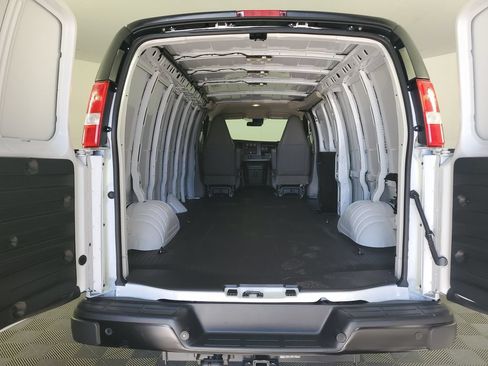 New 2026 Chevrolet Express 3500 Extended w/ Driver Convenience Package RWD image 30