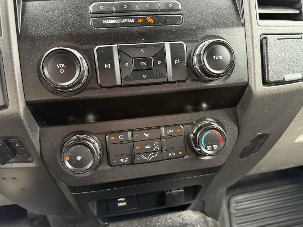 Used 2019 Ford F250 XL w/ Power Equipment Group AWD/4WD image 30