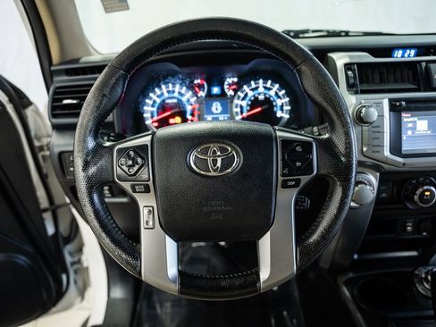 Used 2014 Toyota 4Runner SR5 Premium image 33
