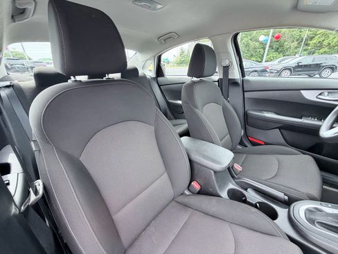 Used 2023 Kia Forte LXS w/ LXS Technology Package FWD image 23