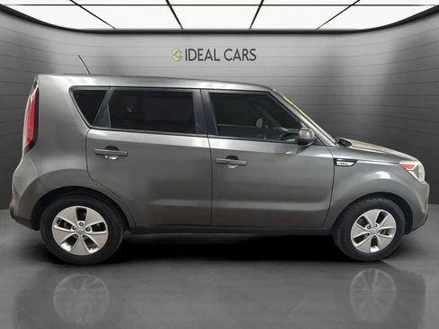 Used 2015 Kia Soul FWD image 4