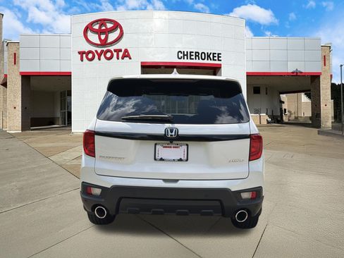 Used 2025 Honda Passport EX-L image 6