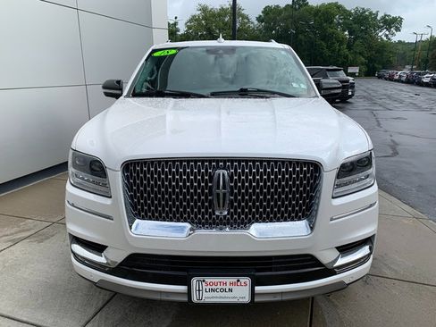 Used 2018 Lincoln Navigator Reserve w/ Technology Package AWD/4WD image 10