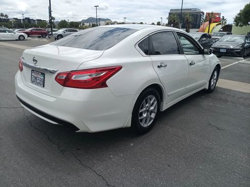 Used 2017 Nissan Altima 2.5 S w/ Power Driver Seat Package FWD image 8