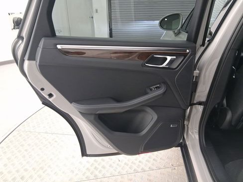 New 2026 Porsche Macan S image 32