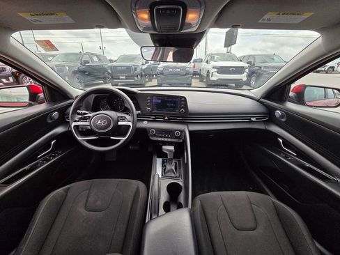 Used 2021 Hyundai Elantra SEL FWD image 25