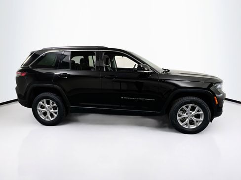 Used 2023 Jeep Grand Cherokee Limited image 4