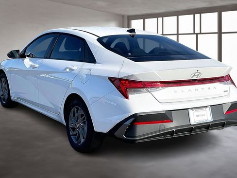 New 2026 Hyundai Elantra Blue image 3