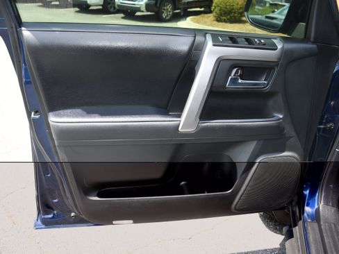 Used 2023 Toyota 4Runner SR5 Premium w/ Moonroof Package AWD/4WD image 11