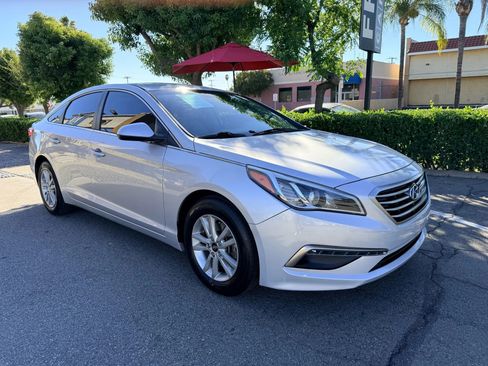 Used 2015 Hyundai Sonata SE image 3