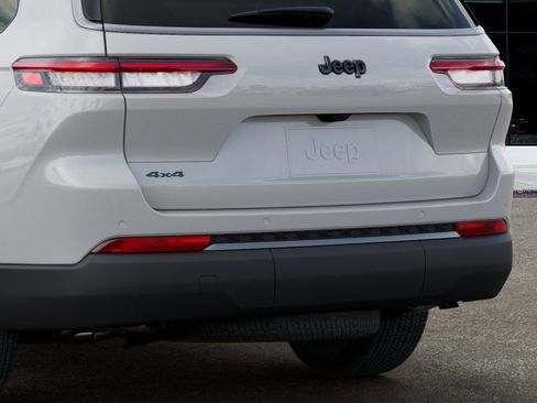 New 2026 Jeep Grand Cherokee L 4WD image 13