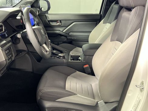 Used 2024 Toyota Tacoma TRD Sport w/ TRD Sport Upgrade Package image 13