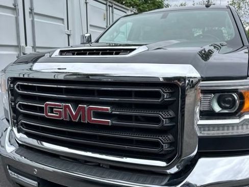 Used 2019 GMC Sierra 2500 SLT w/ Duramax Plus Package AWD/4WD image 23
