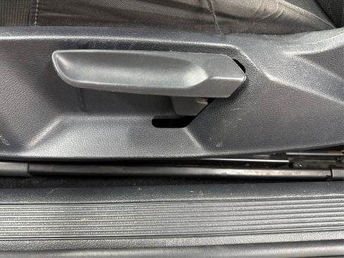 Used 2015 Volkswagen Golf Launch Edition image 30