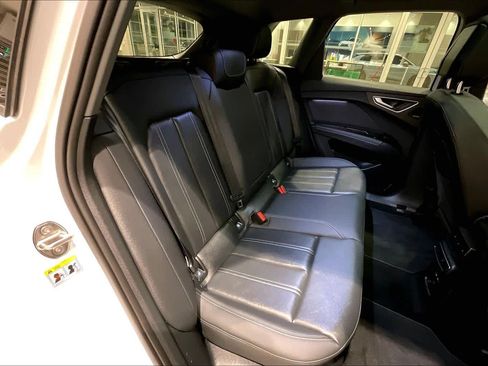 Used 2024 Audi Q4 e-tron Premium Plus image 18