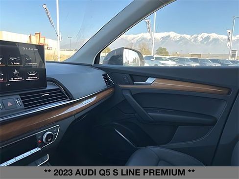 Used 2023 Audi Q5 2.0T Premium w/ Convenience Package image 29