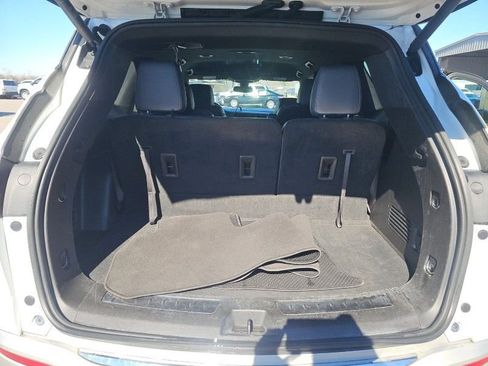 Used 2023 Buick Enclave Essence image 21