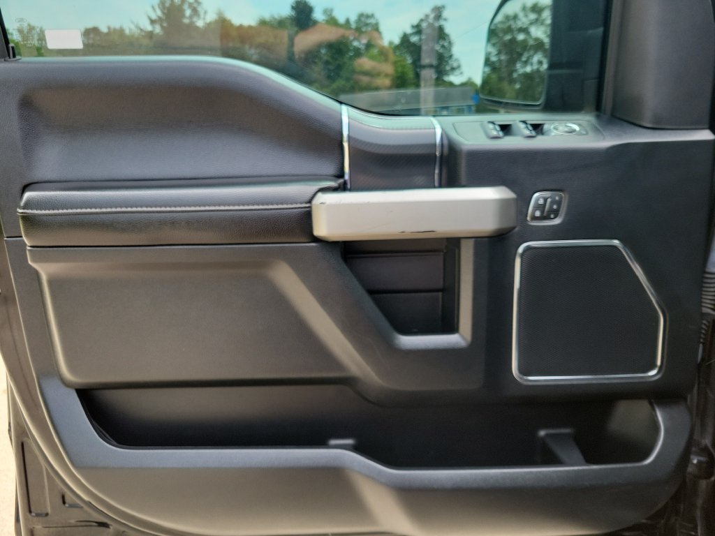 Used 2019 Ford F150 Lariat w/ Equipment Group 502A Luxury AWD/4WD image 18