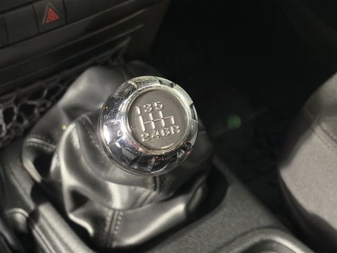 Used 2018 Jeep Wrangler Unlimited Sport S image 23