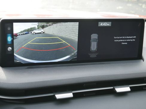 Certified 2025 Genesis GV70 2.5T image 17