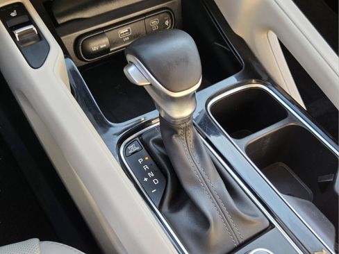 Used 2024 Kia Telluride S FWD image 23