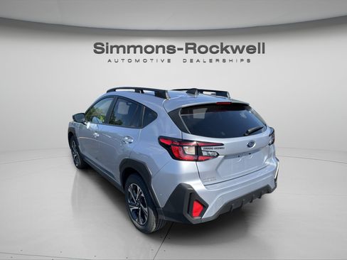 Used 2025 Subaru Crosstrek 2.5i Premium AWD/4WD image 3