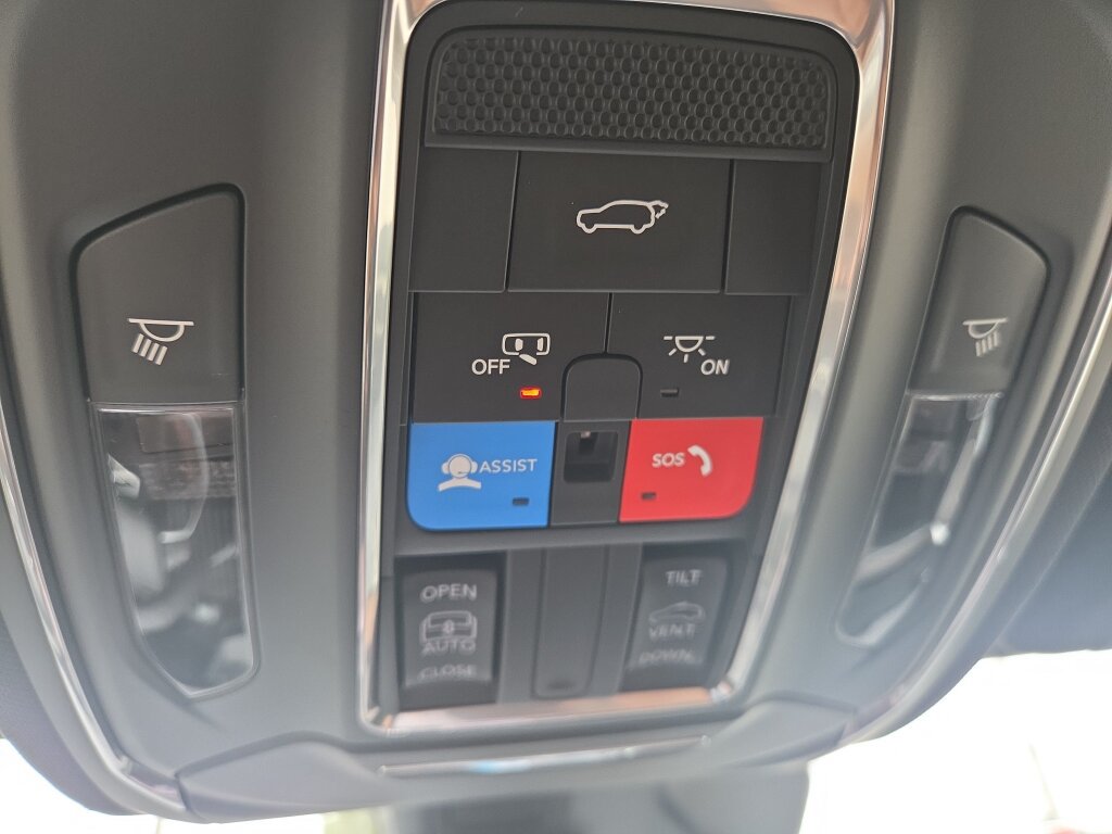 New 2027 Jeep Grand Cherokee Altitude RWD image 13