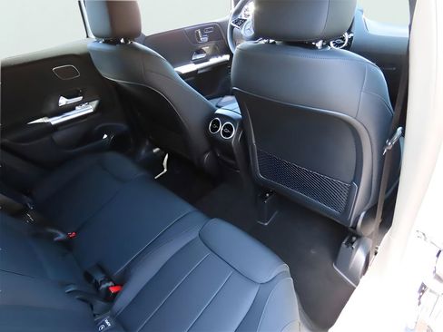 Certified 2025 Mercedes-Benz GLA 250 4MATIC image 34