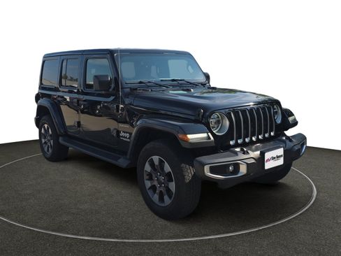Used 2020 Jeep Wrangler Unlimited Sahara AWD/4WD image 9