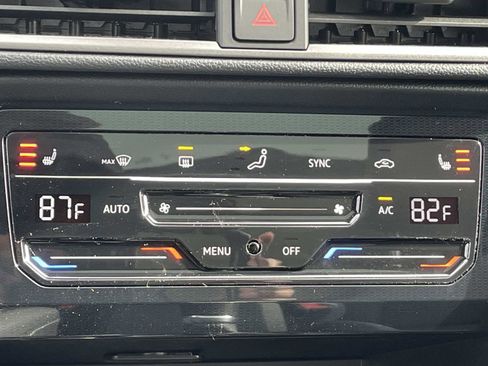New 2026 Volkswagen Taos SE FWD image 25
