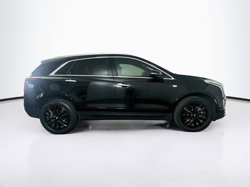 Used 2022 Cadillac XT5 Luxury w/ LPO, ONYX Package FWD image 10