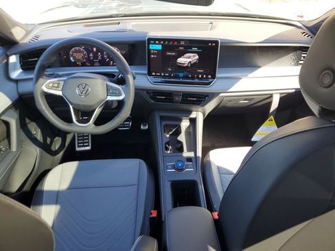New 2026 Volkswagen Tiguan SE R-Line image 15